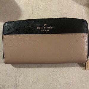 Kate Spade Black and Tan Wallet